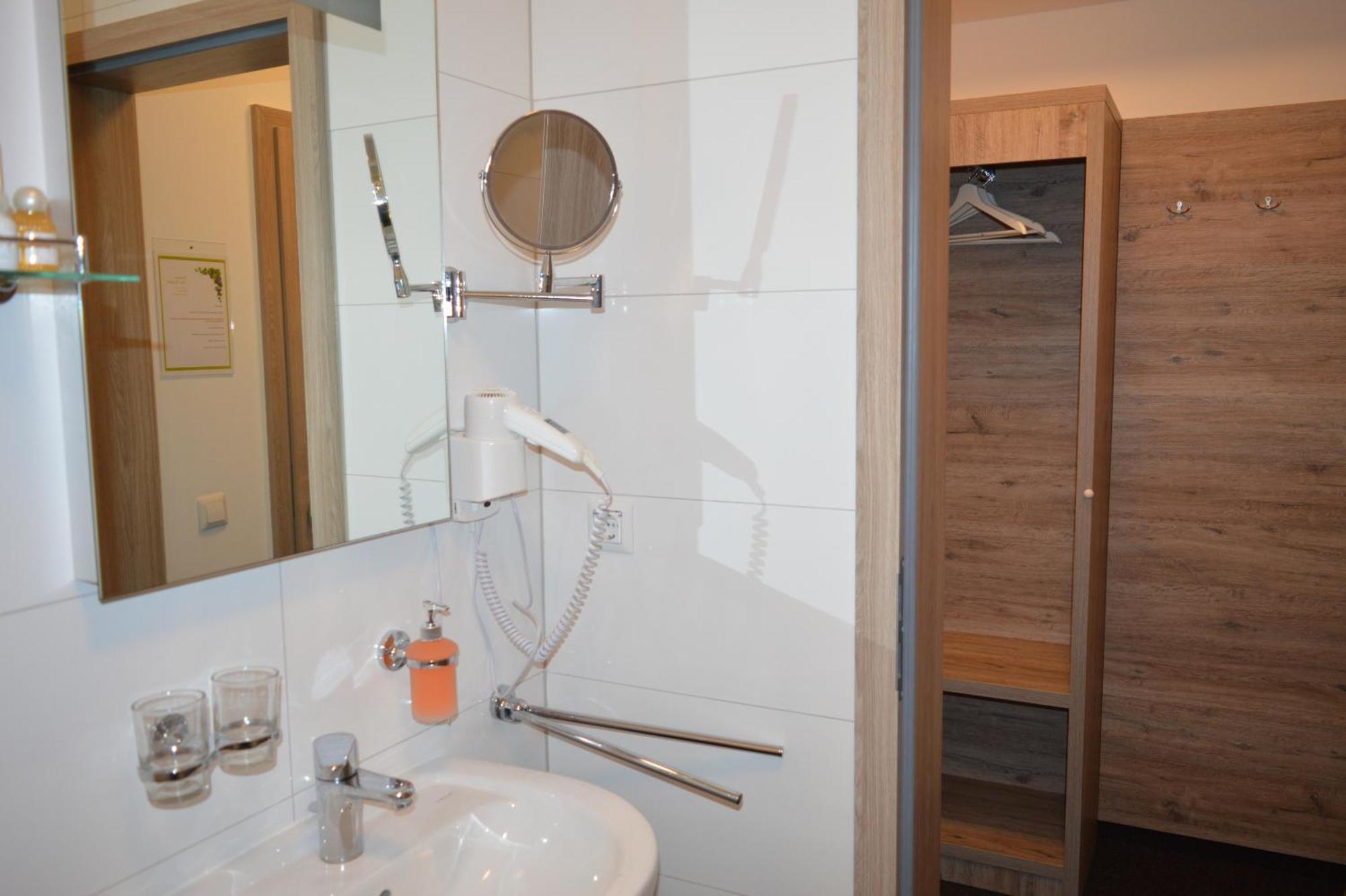 Pension Zur Traube ベルクハイム 部屋 写真